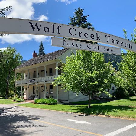 Wolf Creek Inn & Tavern ภายนอก รูปภาพ