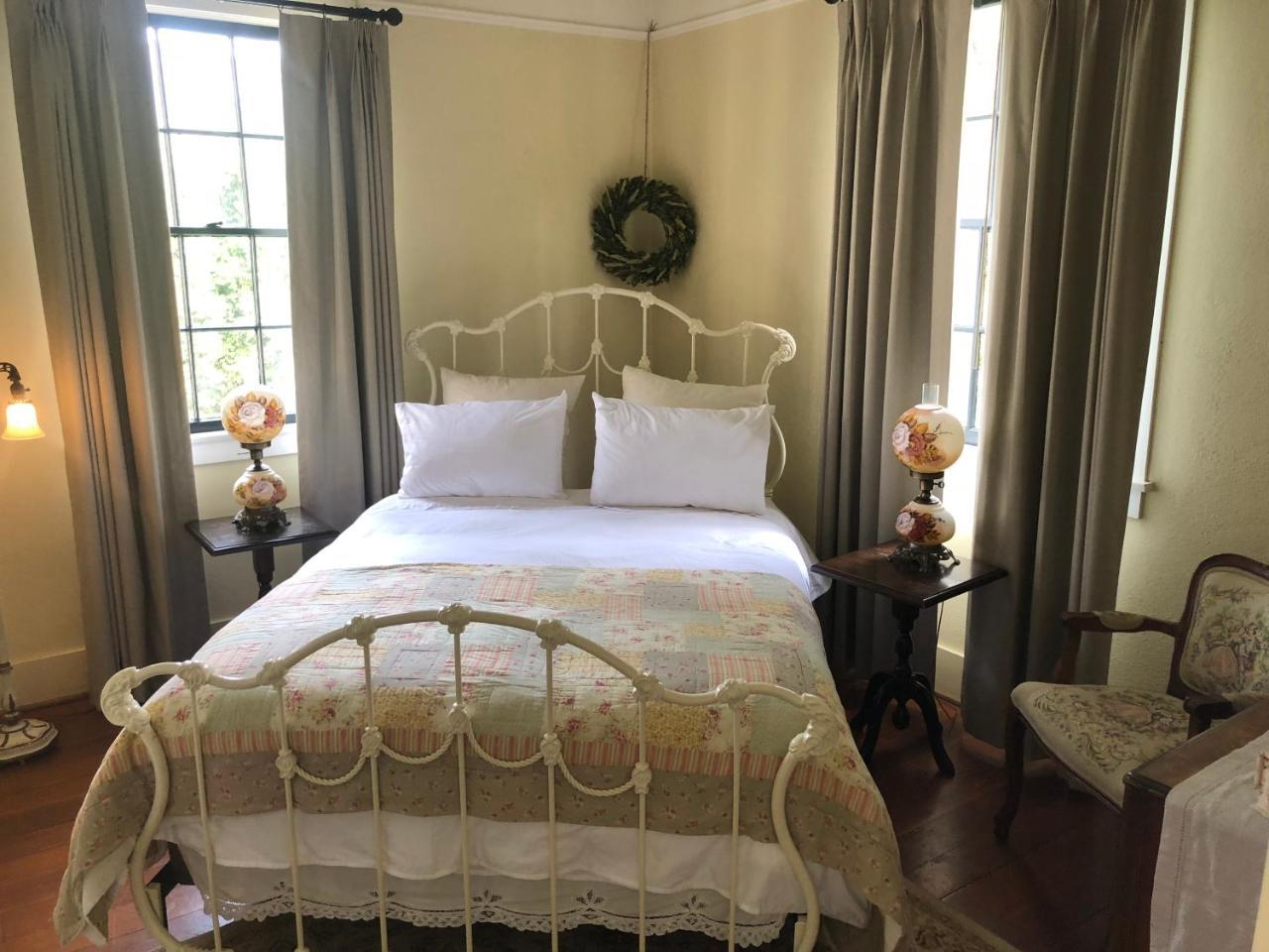 Wolf Creek Inn & Tavern ภายนอก รูปภาพ