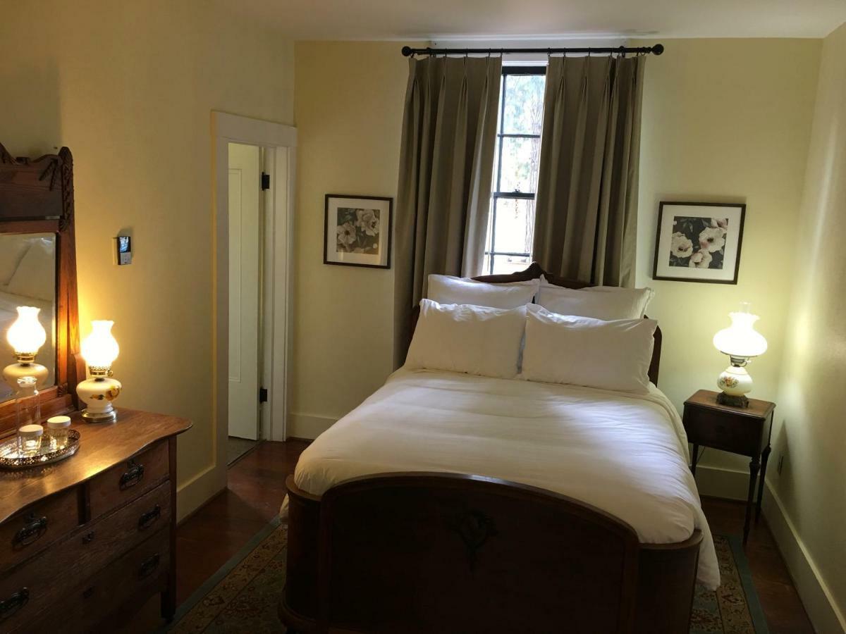 Wolf Creek Inn & Tavern ภายนอก รูปภาพ
