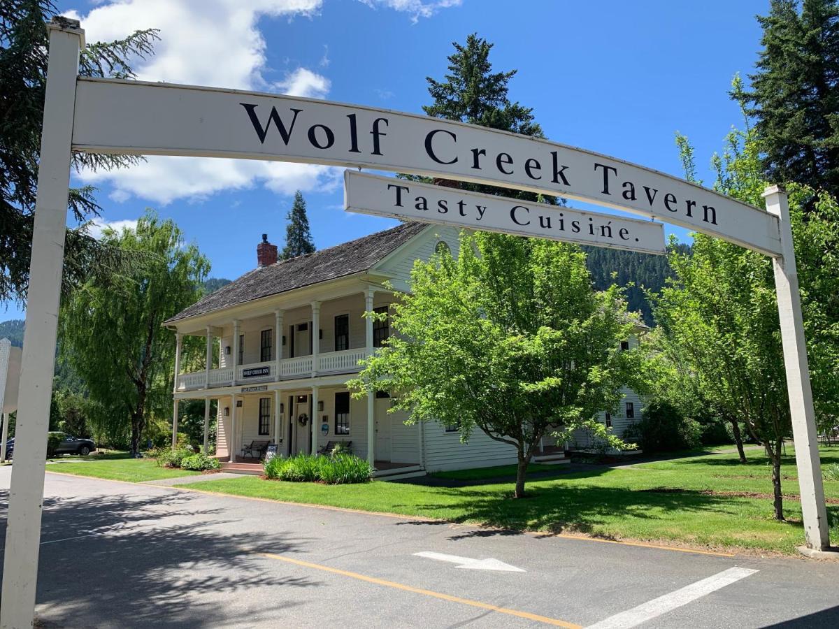 Wolf Creek Inn & Tavern ภายนอก รูปภาพ