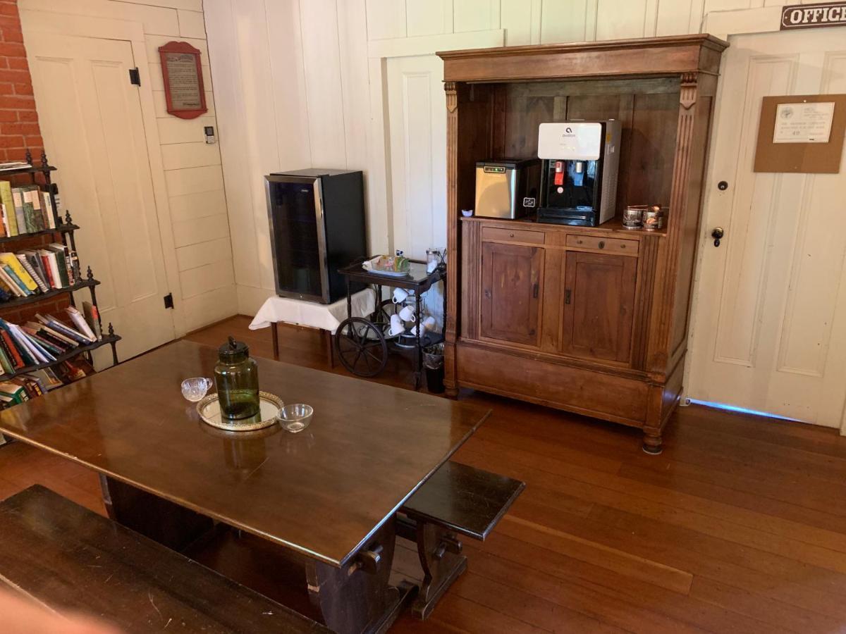 Wolf Creek Inn & Tavern ภายนอก รูปภาพ