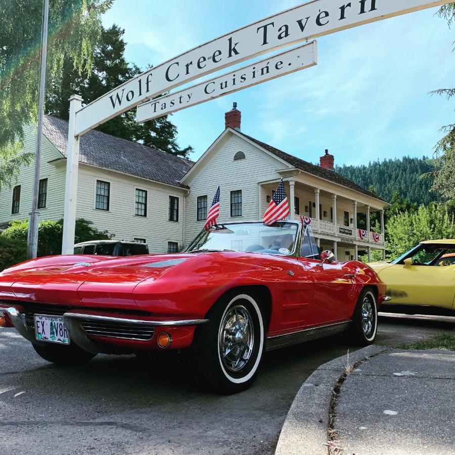 Wolf Creek Inn & Tavern ภายนอก รูปภาพ