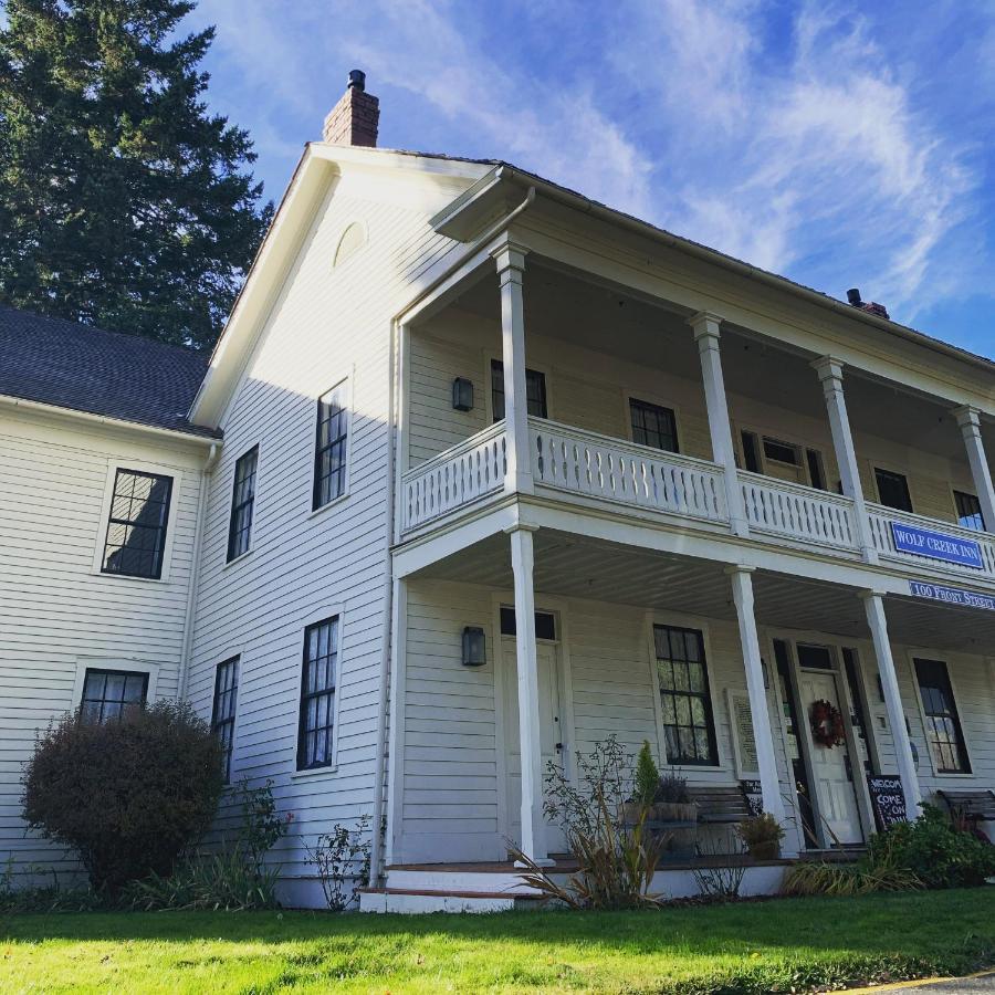 Wolf Creek Inn & Tavern ภายนอก รูปภาพ